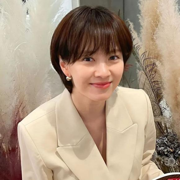 Kim Tae Hee và Song Ji Hyo: Cùng được tuyển ở nơi công cộng nhưng số phận lại trái ngược - Hình 2