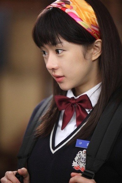 Seo Woo Mặt nạ thủy tinh: Lọ lem xứ Hàn lận đận vì phẫu thuật thẩm mỹ, khai gian tuổi - Hình 3