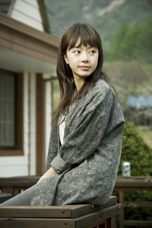 Seo Woo Mặt nạ thủy tinh: Lọ lem xứ Hàn lận đận vì phẫu thuật thẩm mỹ, khai gian tuổi - Hình 1
