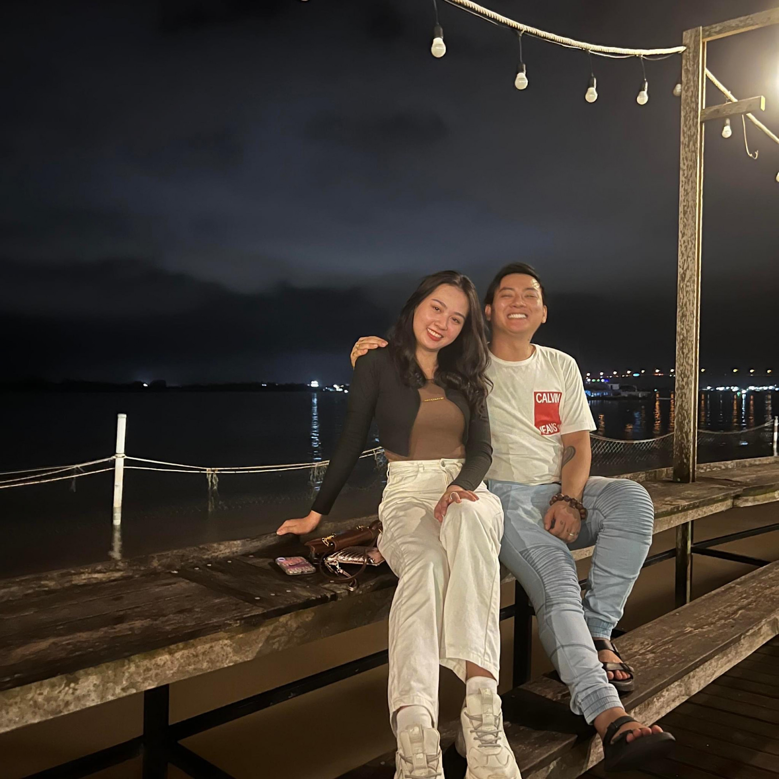 Kim Ngân - bạn gái Hoài Lâm: Mặc bạn trai phát tướng vẫn ở bên cạnh động viên quay lại làm nghề - Hình 1