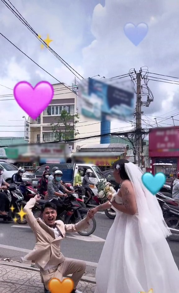 Hải Vót - Mai Kim Liên: Chuyện tình cặp đôi đũa lệch, cầu hôn giữa ngã tư đông người qua - Hình 7