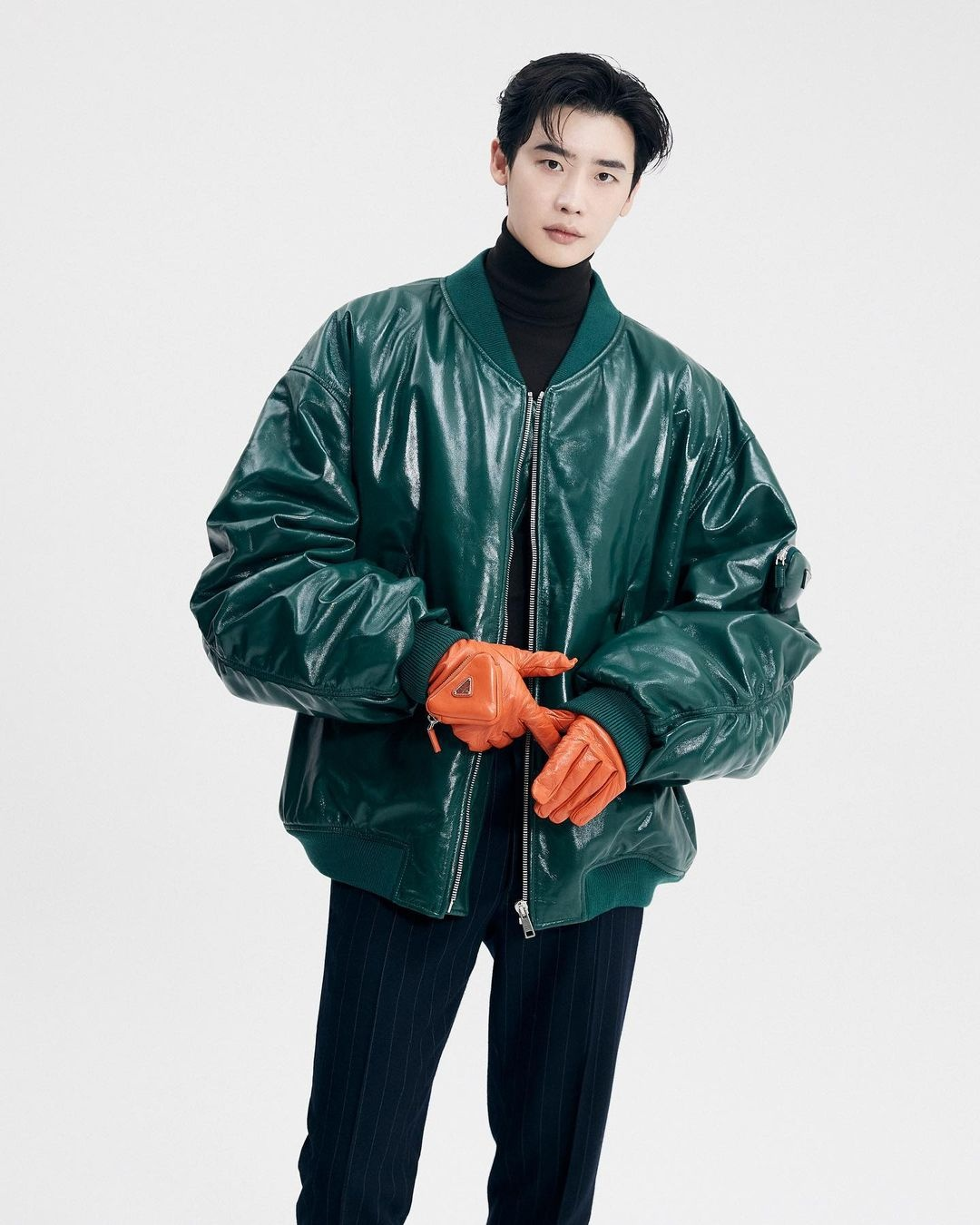 Lee Jong Suk mặt sưng phù khác lạ, phát tướng khó nhận ra nghi lạm dụng phẫu thuật thẩm mỹ quá đà? - Hình 8