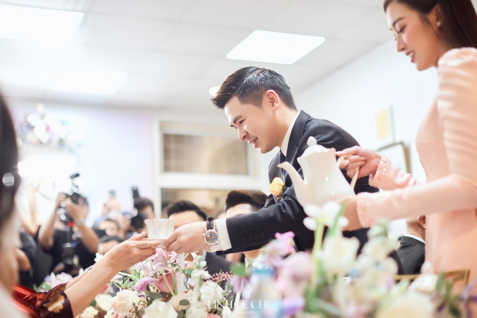 Chồng Đỗ Mỹ Linh có động thái ngọt như mía lùi khiến bao nàng ghen tị trong ngày đầu có vợ Hoa hậu - Hình 6