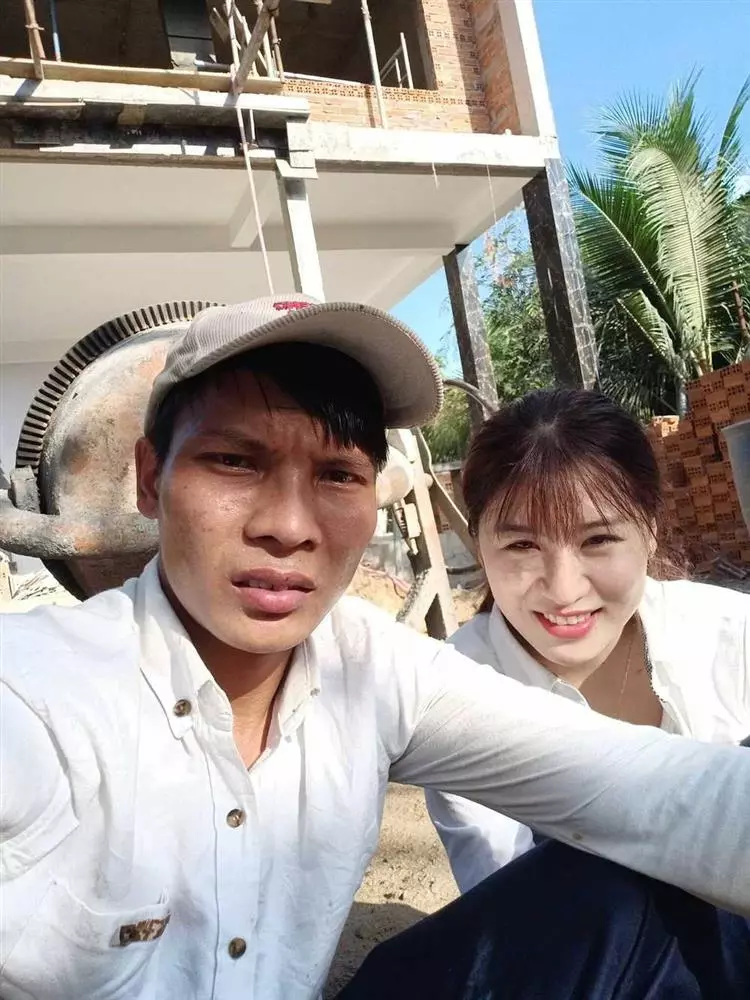 Vợ Lộc Fuho lộ khuôn mặt mệt mỏi, chấp nhận ra đi tay trắng giữa nghi vấn rạn nứt hôn nhân - Hình 1