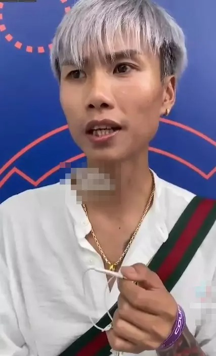 Lộ clip Đạt Villa tiều tụy, mắt trợn, miệng lẩm bẩm, phải có người đấm bóp liên tục? - Hình 7