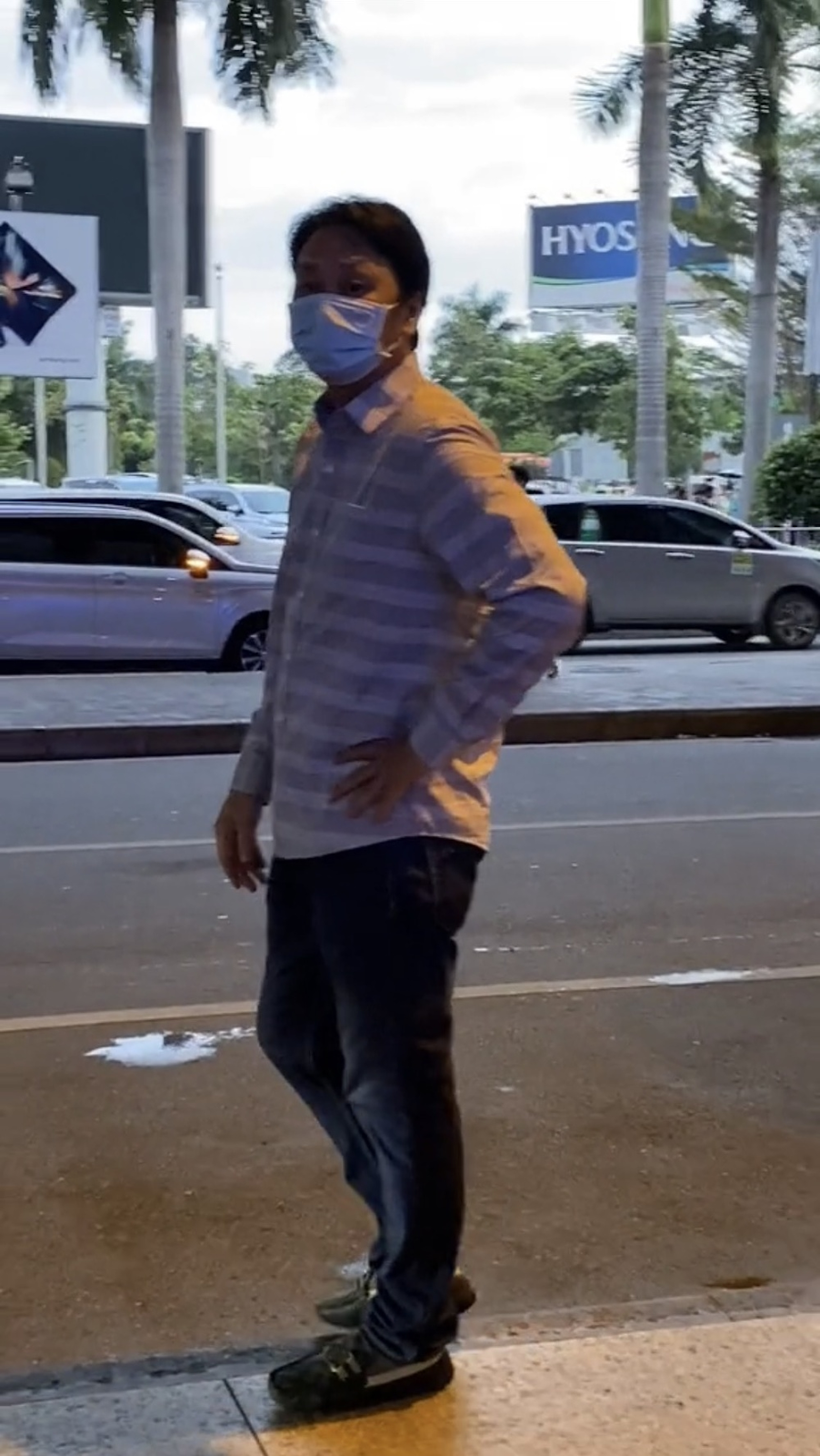 Thiên Ân về nước, bật khóc trong vòng tay cha ruột, tự hào đội vương miện gãy, Mr. Nawat có áy náy? - Hình 6