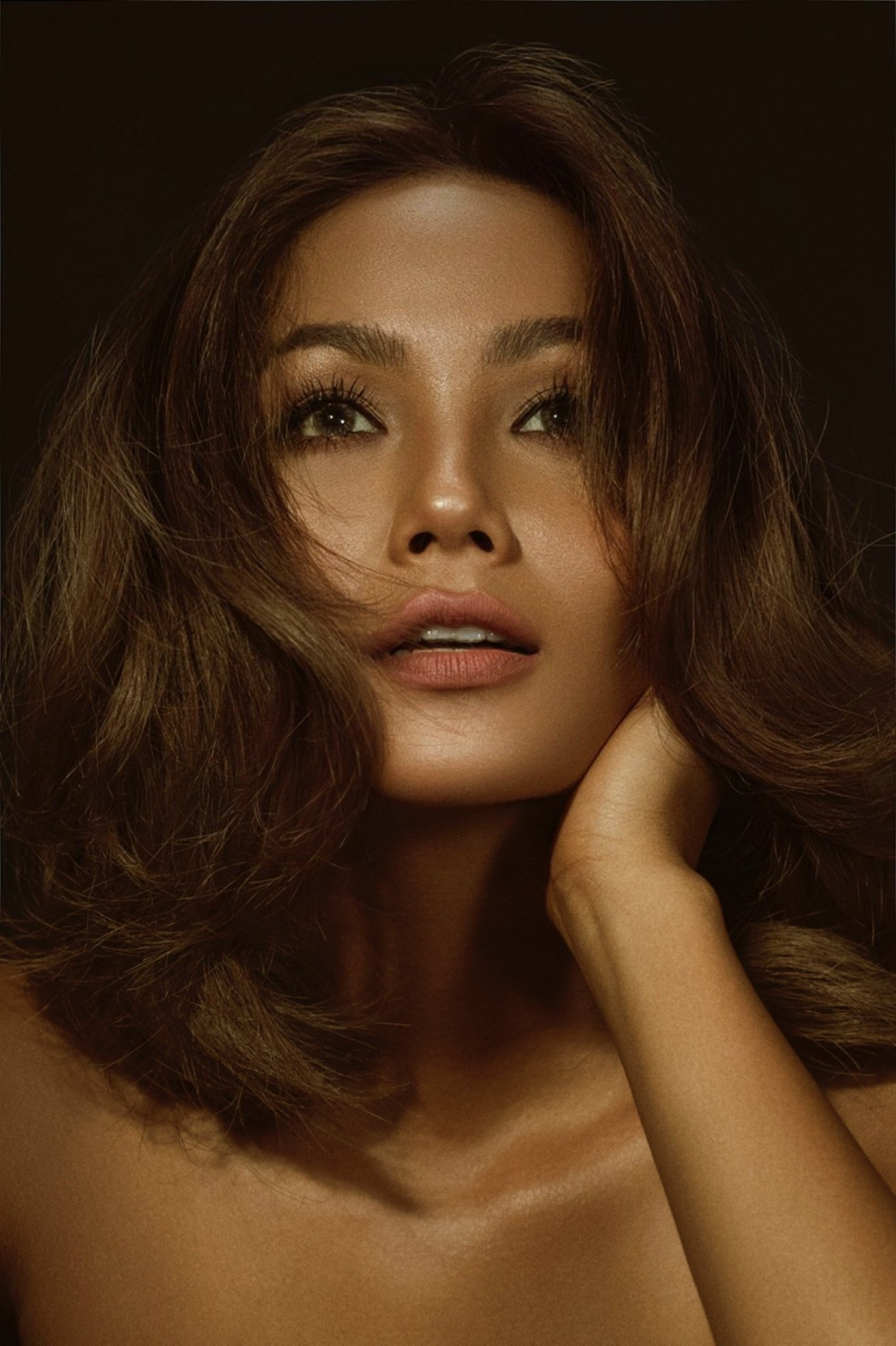 HHen Niê phản ứng khi được CEO Miss Universe xác nhận Á hậu 3, bạn trai có hành động cực ngọt - Hình 10