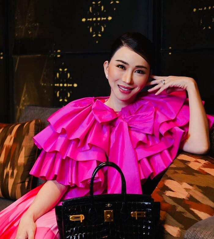 Anne Jakrajutatip - Tỷ phú chuyển giới mua lại Miss Universe: Xinh đẹp, giàu hơn cả Mr. Nawat (MGI) - Hình 3