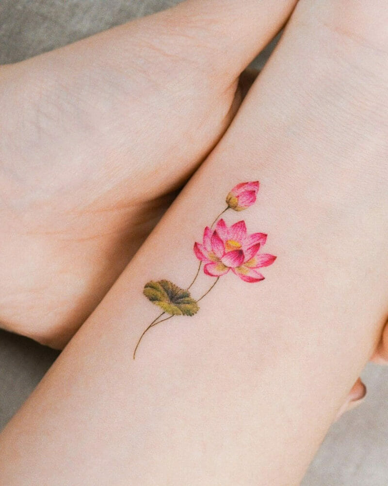 Những hình xăm hoa 10 giờ đẹp nhất  hình xăm hoa hoa đồng tiềnhình xăm hoa  mặt trời    Sunflower tattoo Sunflower tattoos Tattoos
