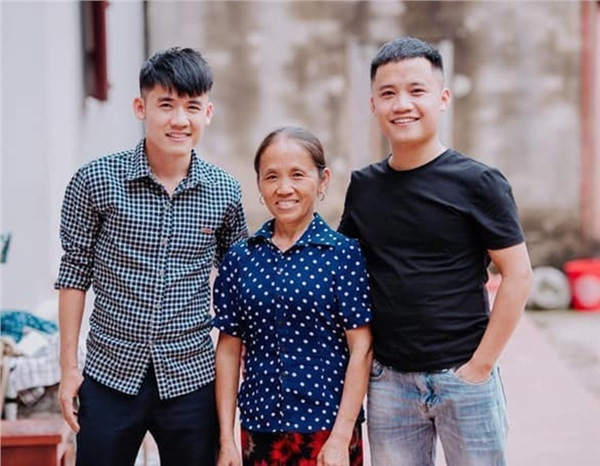 Bà Tân Vlog đi thẩm mỹ, làm môi ở tuổi U60, diện mạo thay đổi ra sao mà bị chê hết giản dị? - Hình 10