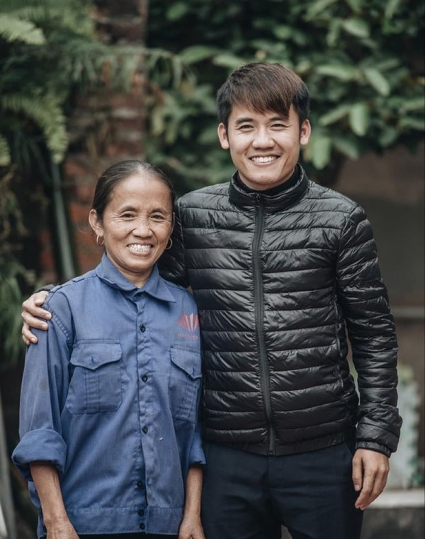 Bà Tân Vlog đi thẩm mỹ, làm môi ở tuổi U60, diện mạo thay đổi ra sao mà bị chê hết giản dị? - Hình 8