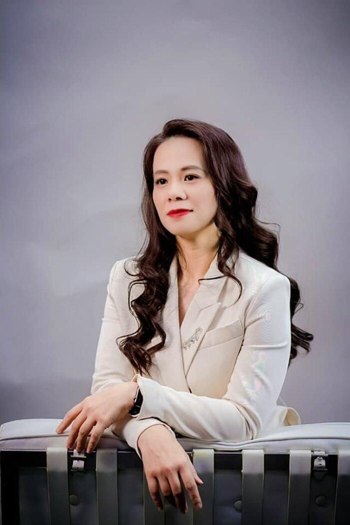 Phương Oanh sống như xương rồng sau lời xin lỗi của người tình, con gái Shark Bình có thái độ lạ - Hình 1