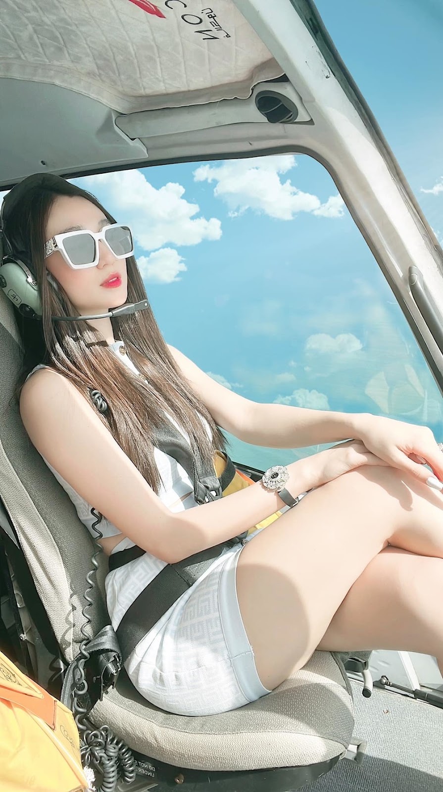 Khánh My (Mỹ Nhân Sài Thành): Đối thủ của Ngọc Trinh, lộ ảnh thân mật bên chồng cũ Lệ Quyên - Hình 10