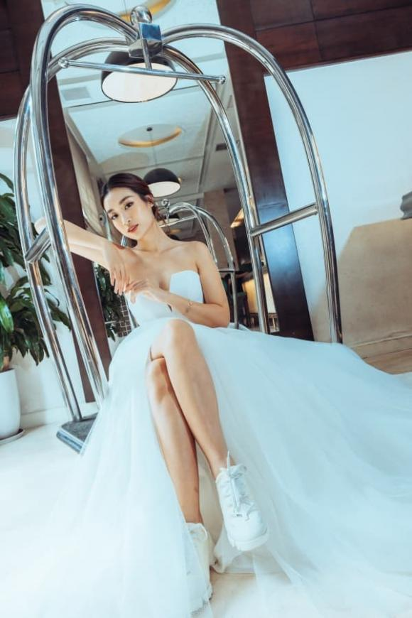 HH Đỗ Mỹ Linh đám cưới: Choáng với váy cưới đắt đỏ, chồng thiếu gia nôn nao giục về chung một nhà? - Hình 4