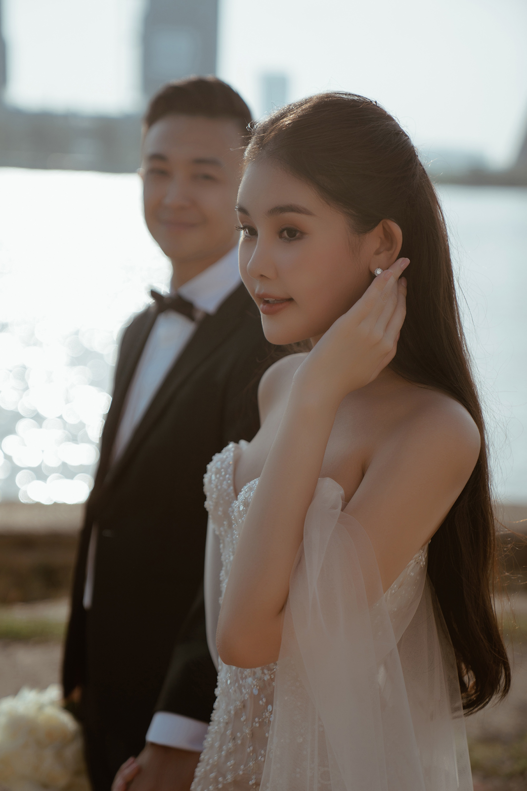 HOT: Hoa hậu Lê Âu Ngân Anh bí mật tổ chức lễ vu quy tại nhà riêng, tình tứ bên chồng MC - Hình 11