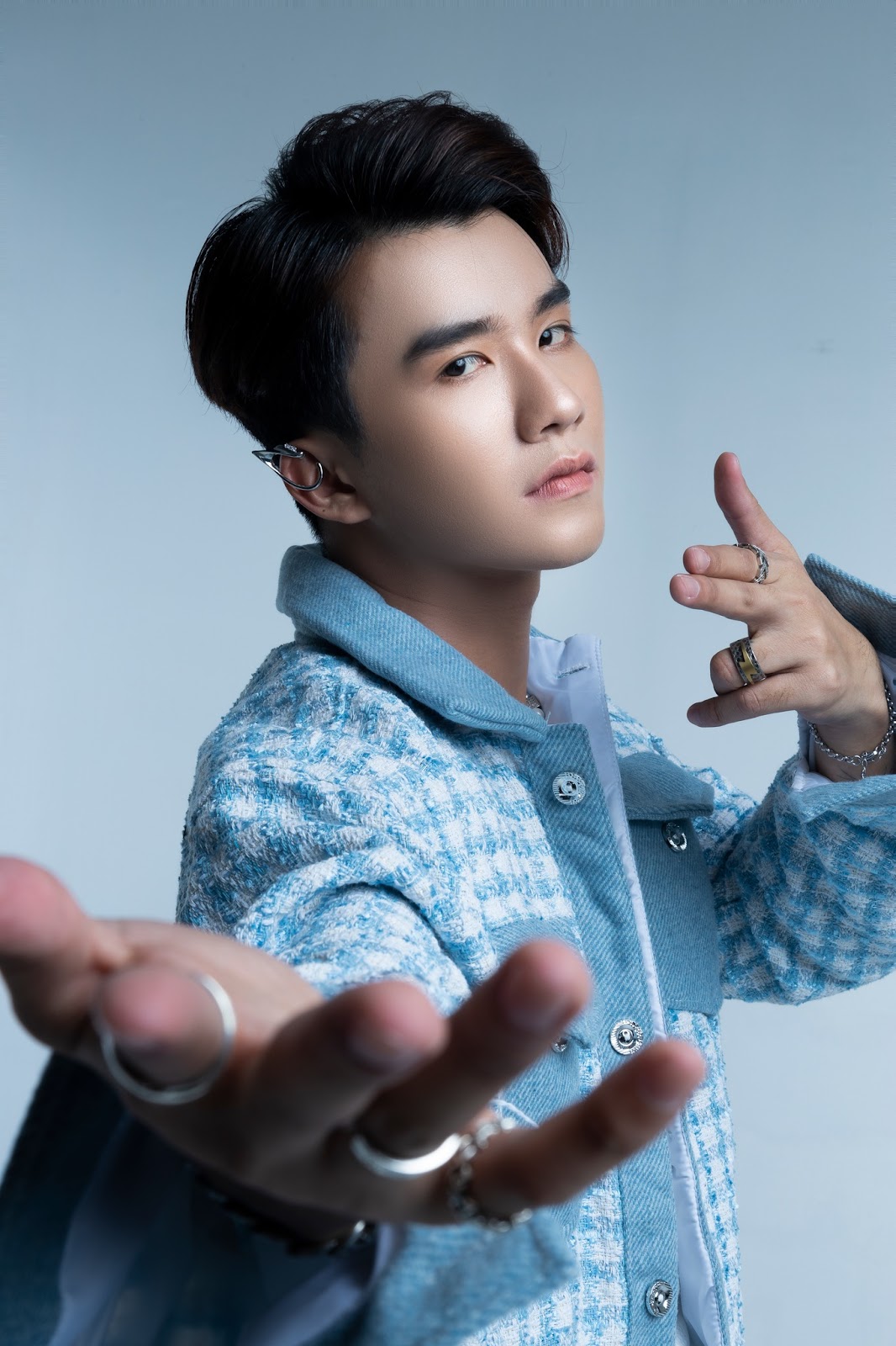 Chủ nhân ca khúc triệu view KEYO gây chú ý khi hóa bad boy đầy gai góc trong MV mới - Hình 5