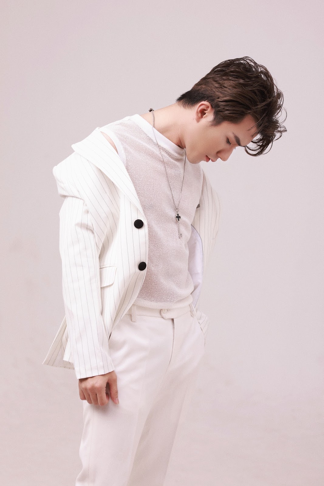 Chủ nhân ca khúc triệu view KEYO gây chú ý khi hóa bad boy đầy gai góc trong MV mới - Hình 7