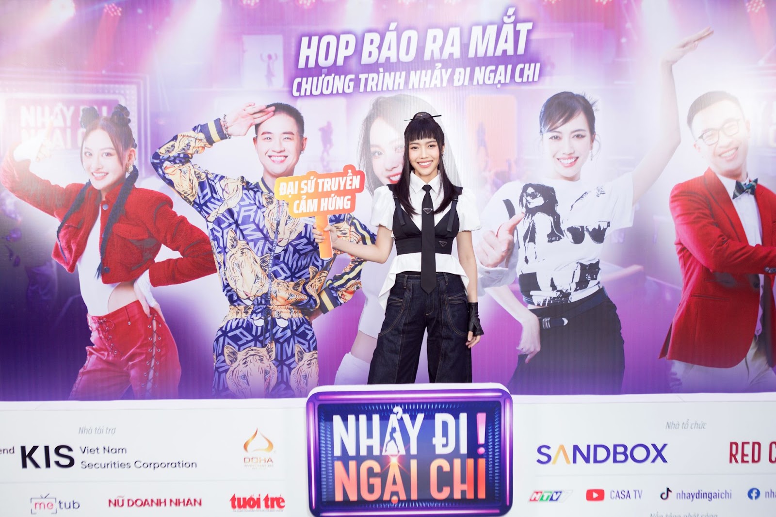 Diệu Nhi tái xuất chạy show liên miên sau đám cưới, nhan sắc gây chú ý khi đọ dáng cùng Minh Hằng - Hình 3