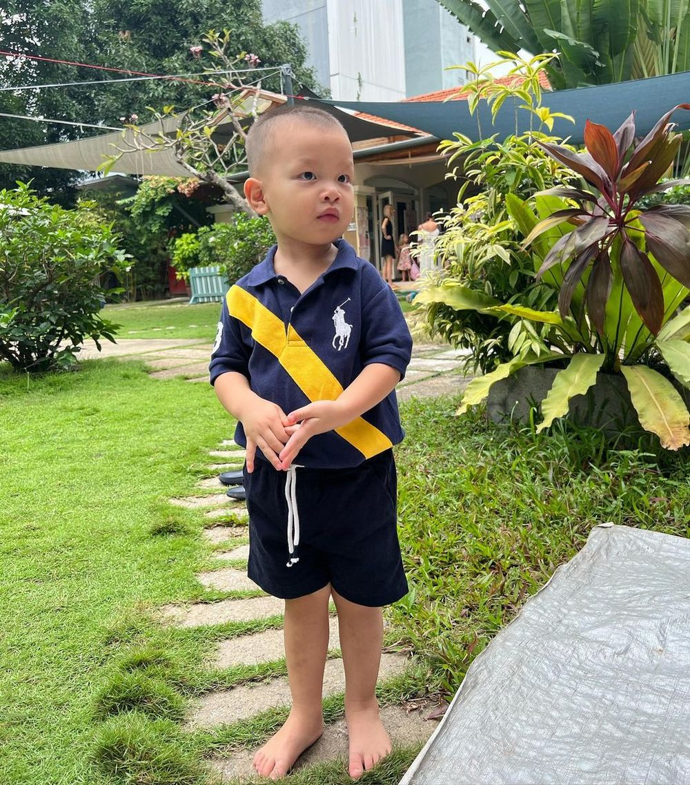 Hai nhóc tì sinh đôi nhà Hà Hồ hộ tống mẹ đi diễn, diện đồ đôi khiến dân tình lụi tim - Hình 10