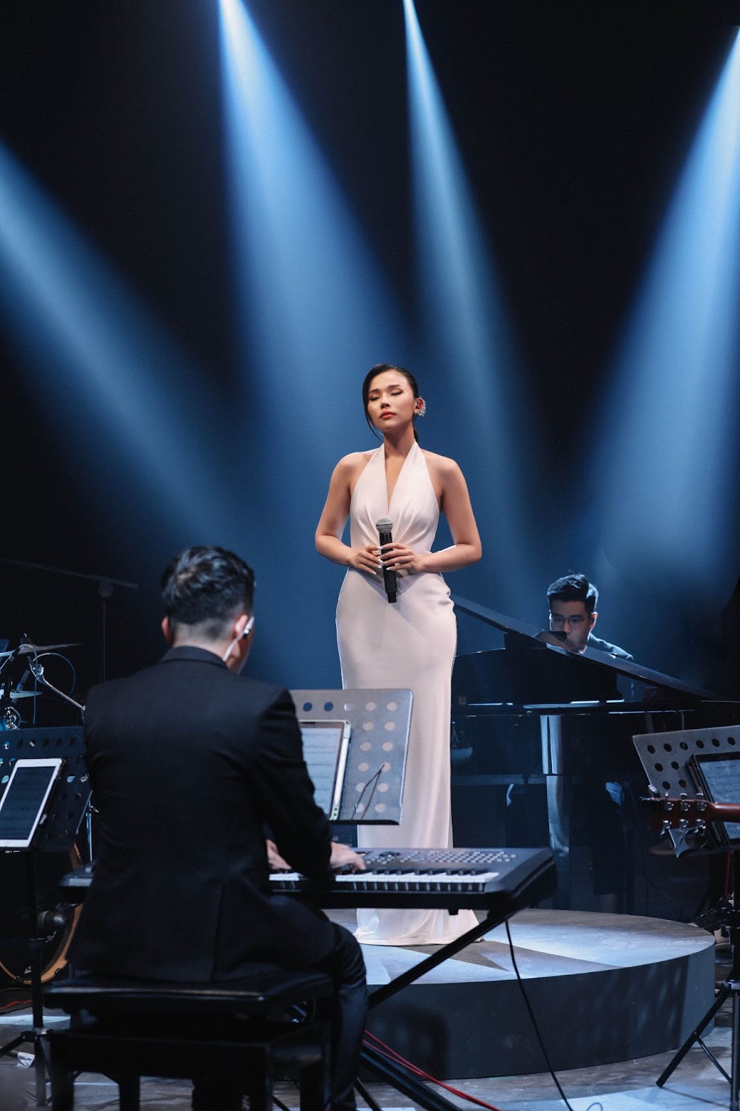 Hát như nuốt đĩa, Trương Thảo Nhi mắc sự cố nhớ đời khi quay MV one shot - Hình 5