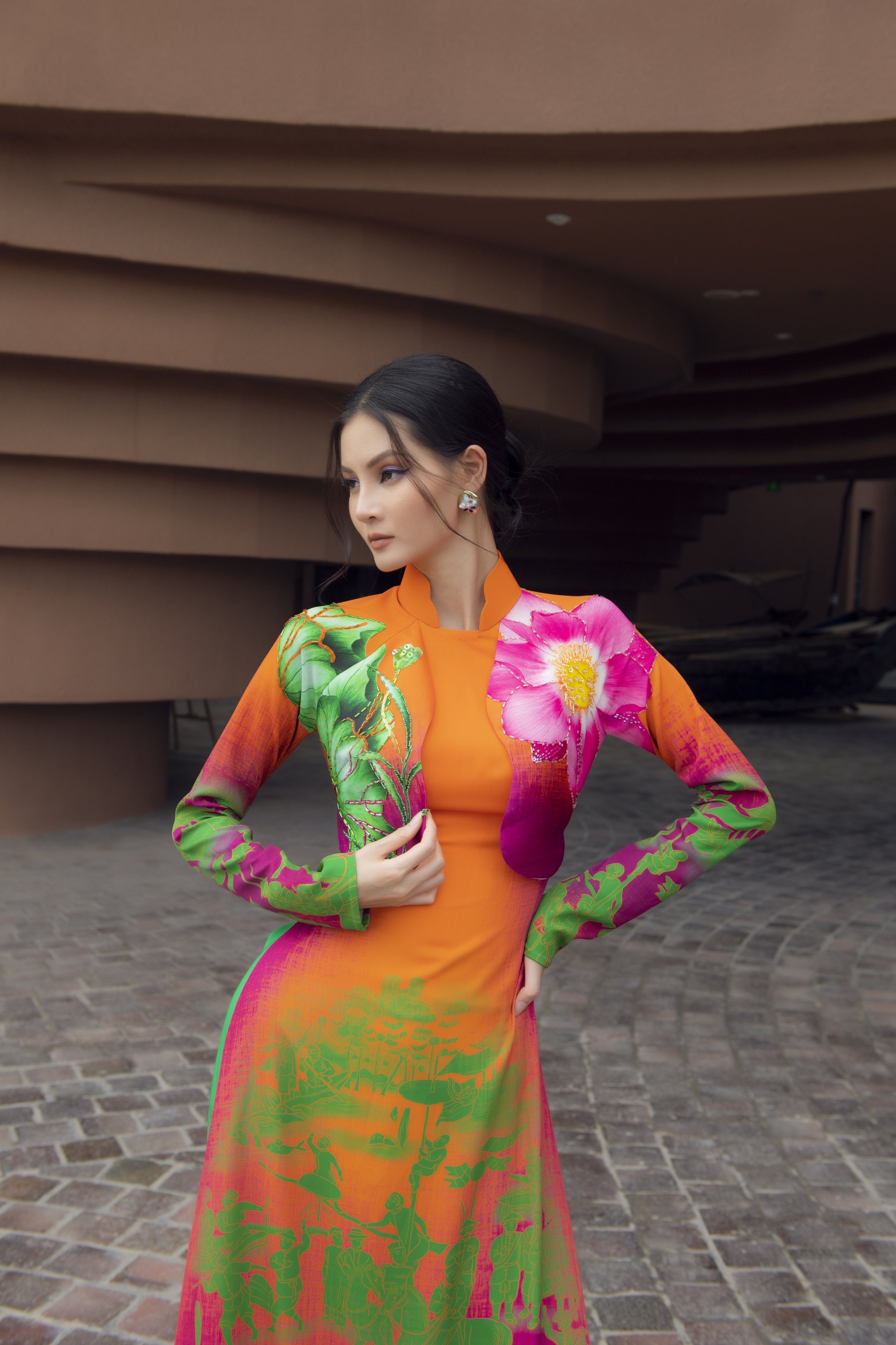 Hé lộ các mẫu áo dài của 3 NTK lần đầu diễn tại tuần lễ thời trang - Hình 7
