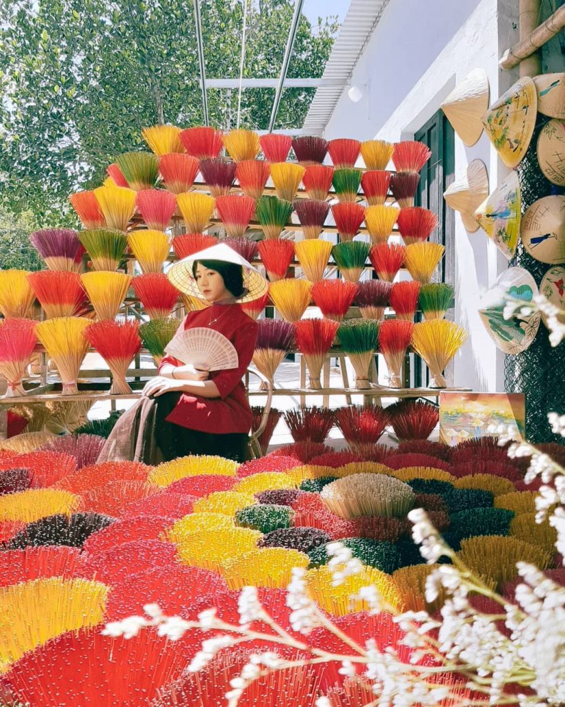 Kinh nghiệm đi làng hương Thủy Xuân ở Huế 'sống ảo' triệu like - Hình 4