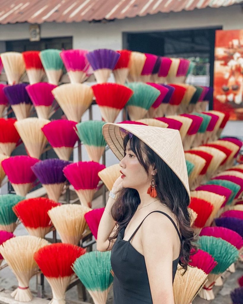 Kinh nghiệm đi làng hương Thủy Xuân ở Huế 'sống ảo' triệu like - Hình 6