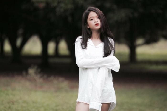Linh Ka tự tin với body vàng ở tuổ.i 20, ai ngắm cũng mê - Hình 7