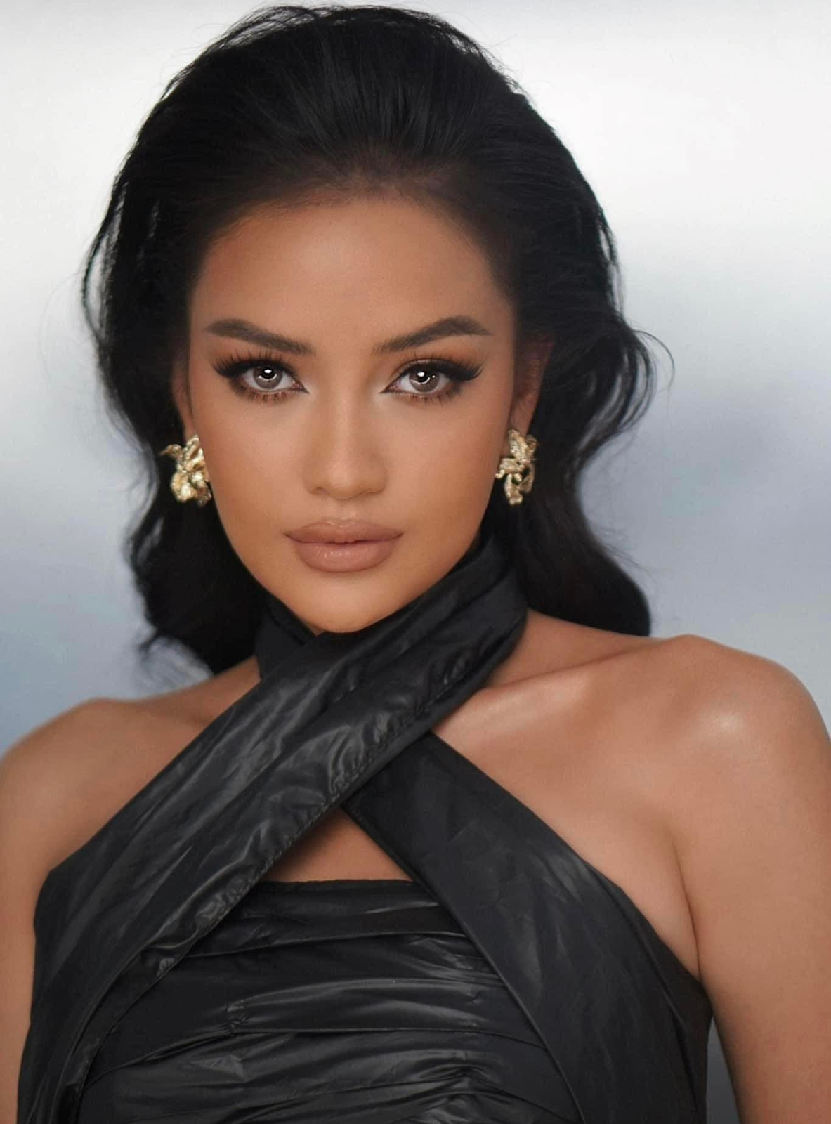 Ngọc Châu dè chừng trước 1 đối thủ tại Miss Universe: Vẻ đẹp có 1-0-2, gợi nhớ đến Hhen Niê? - Hình 8