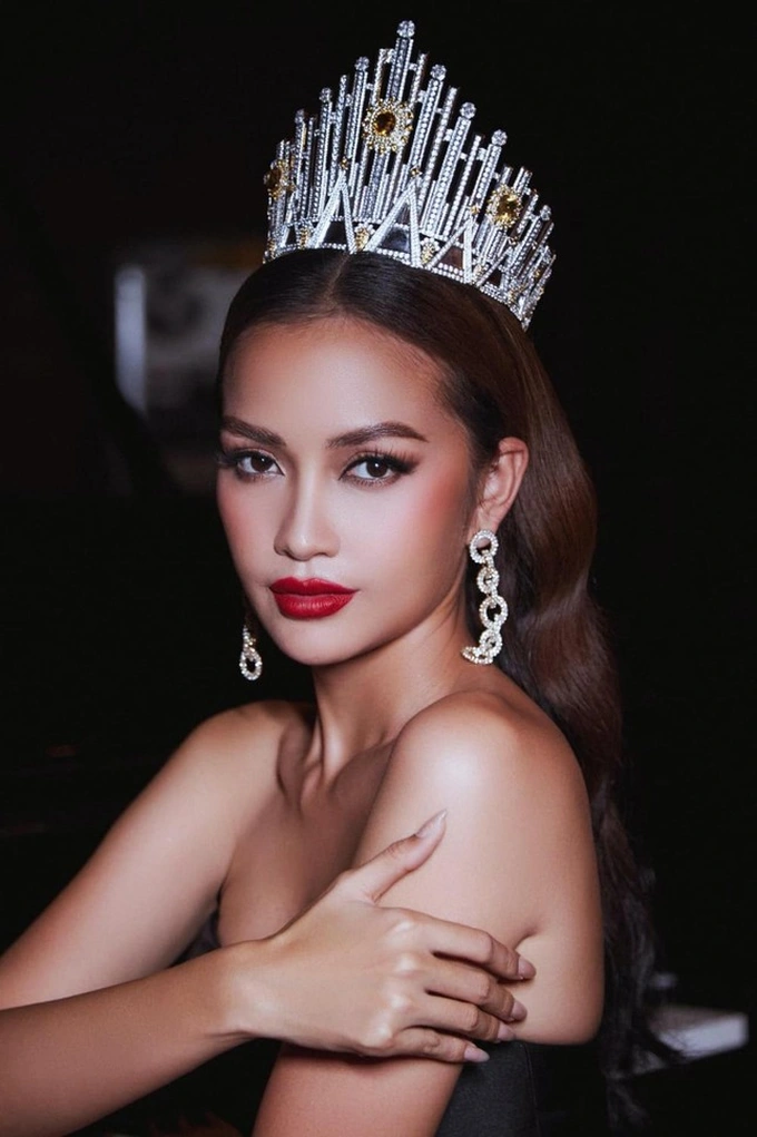 Ngọc Châu dè chừng trước 1 đối thủ tại Miss Universe: Vẻ đẹp có 1-0-2, gợi nhớ đến Hhen Niê? - Hình 6