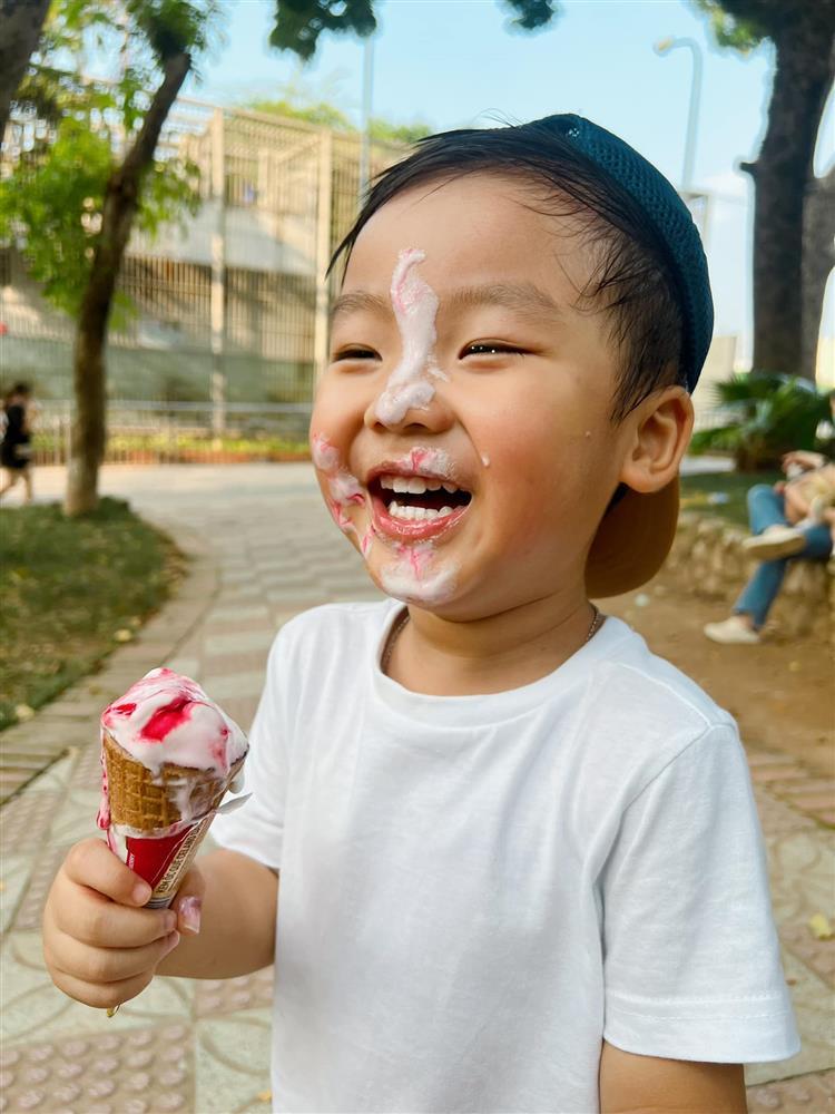 Nỗi lòng Hòa Minzy khi con trai biết giận, không còn muốn theo - Hình 4