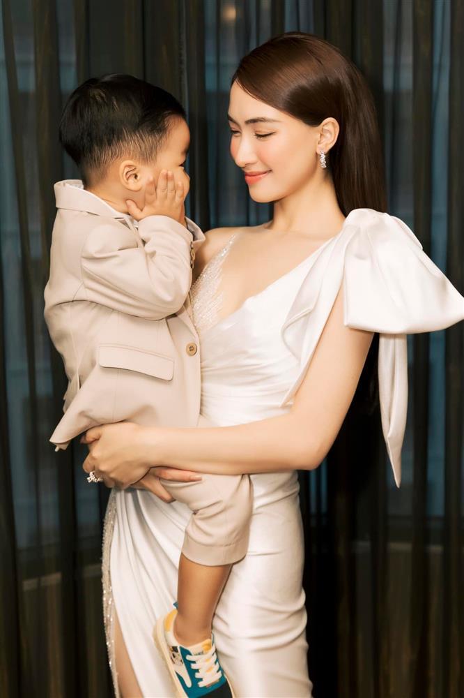 Nỗi lòng Hòa Minzy khi con trai biết giận, không còn muốn theo - Hình 6