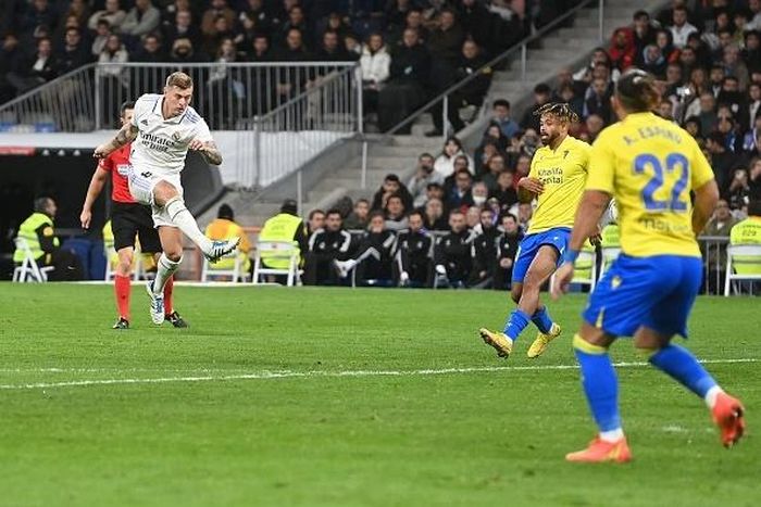 Real thắng nhọc đội xếp áp chót La Liga - Hình 1