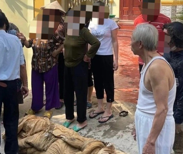 Vụ 3 con gái tẩm xăng đốt mẹ: Con rể tiết lộ tình trạng của người vợ đã trực tiếp châm lửa - Hình 4
