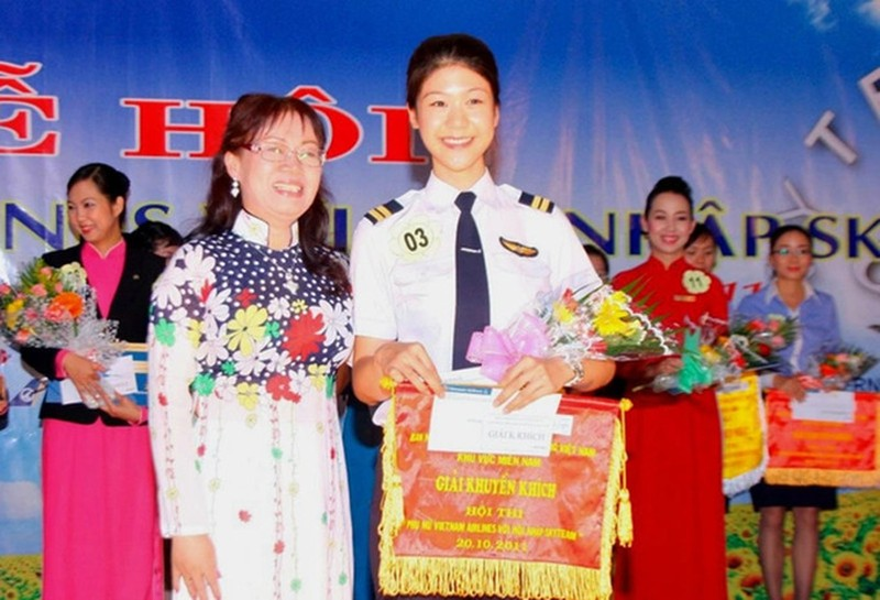 Đông Phương: Tình cũ Trương Thế Vinh khoe ảnh xinh đẹp bên mẹ ruột, visual đỉnh cao - Hình 9