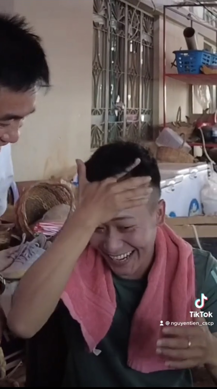Thùy Tiên khiến Quang Linh phá lệ làm một điều chưa từng thấy, trả lời việc Lôi Con về Việt Nam - Hình 4