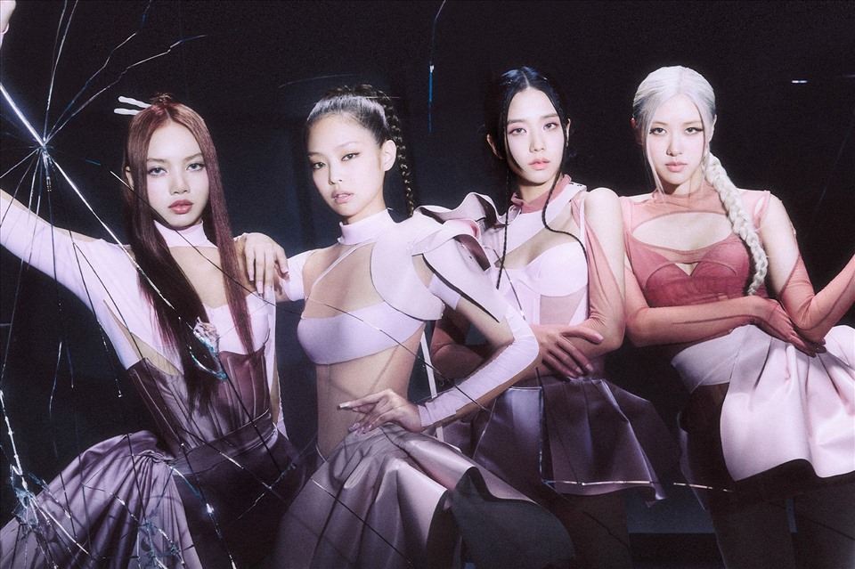 Jisoo được cầu hôn giữa lúc có nguy cơ nhập viện, BLACKPINK sẽ không tái ký hợp đồng với YG? - Hình 3