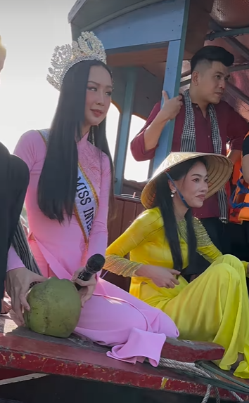 Hoa hậu Bảo Ngọc homecoming: Đội vương miện 8 tỷ, làm náo loạn chợ nổi Cái Răng Cần Thơ - Hình 5