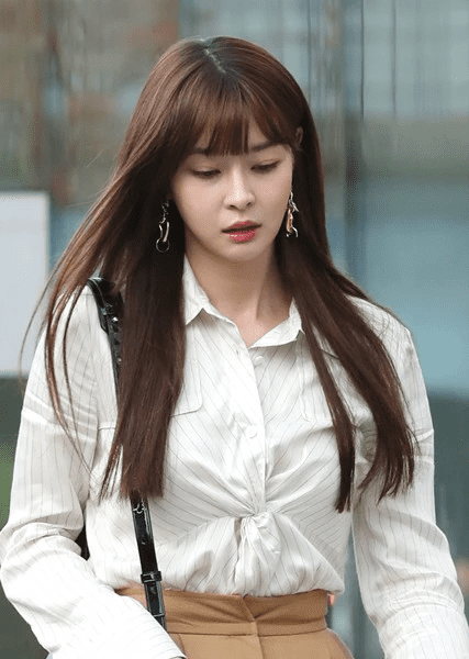 Kwon Nara: Mỹ nhân được Lee Jong Suk miệt mài theo đuổi, quá khứ dao kéo, bị đe dọa, bắt cóc - Hình 8