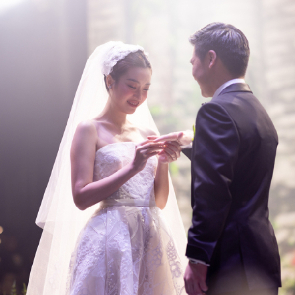 Đỗ Vinh Quang lộ ảnh thời hẹn hò với bà xã Đỗ Mỹ Linh, khoảnh khắc tình tứ chiếm trọn spotlight - Hình 14