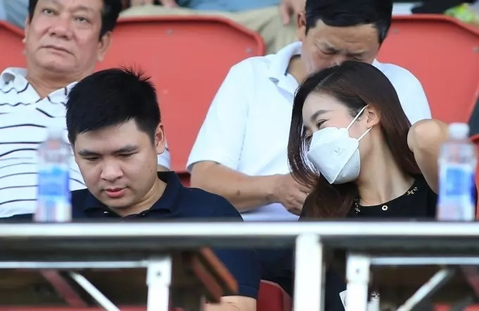Đỗ Vinh Quang lộ ảnh thời hẹn hò với bà xã Đỗ Mỹ Linh, khoảnh khắc tình tứ chiếm trọn spotlight - Hình 5
