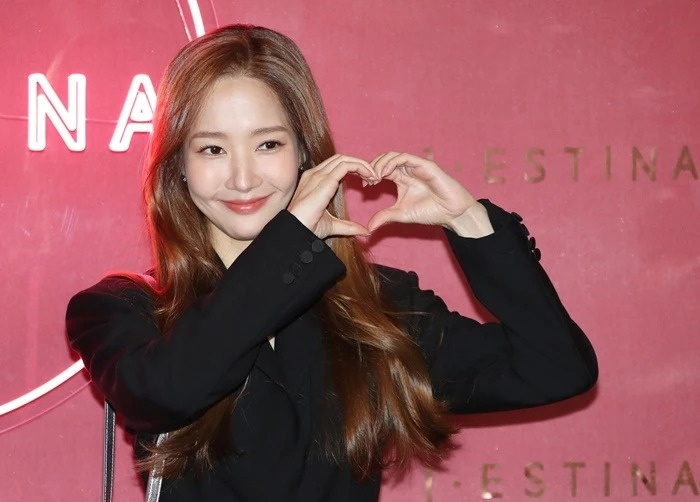 Park Min Young lộ diện sau ồn ào tình ái với đại gia tiền ảo, hành động gây chú ý tại sự kiện - Hình 1