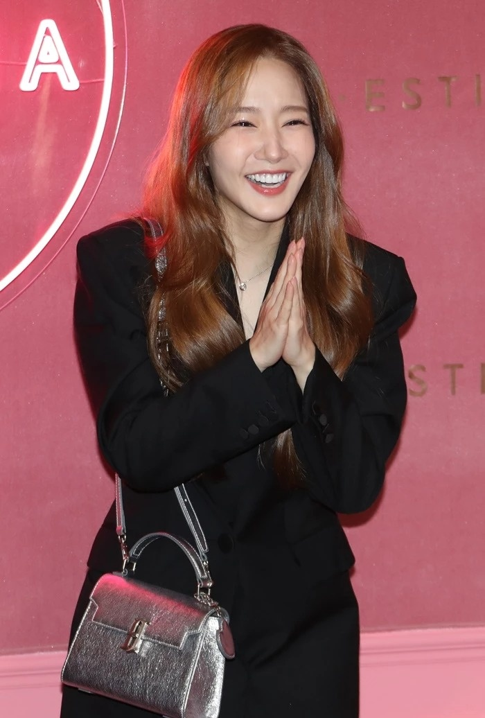 Park Min Young lộ diện sau ồn ào tình ái với đại gia tiền ảo, hành động gây chú ý tại sự kiện - Hình 8