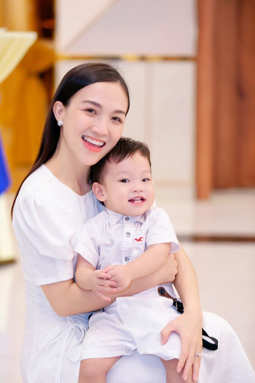 DV Thái Ngọc Bích - Mối duyên định mệnh với Phan Đình Tùng, 'thập tử nhất sinh' vì con - Hình 13