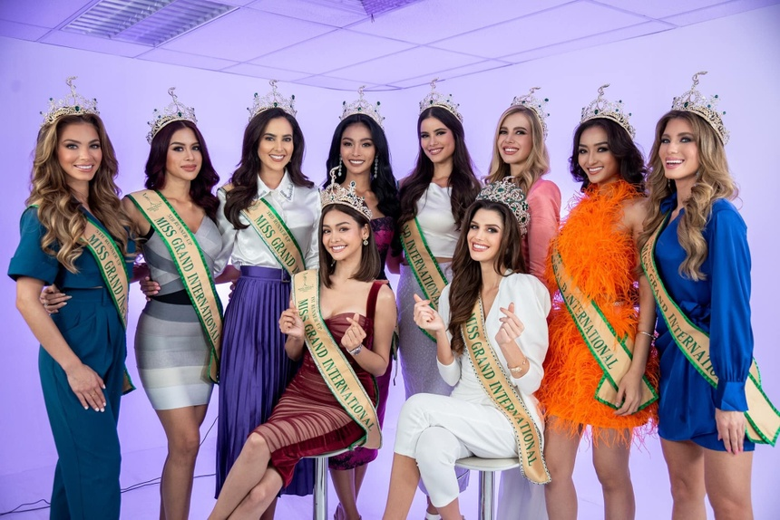Miss Brazil khiến fan xót xa vì phải mặc đồ xuyên thấu, Á hậu 1 vấp té, có 1 chiêu dùng hoài? - Hình 10