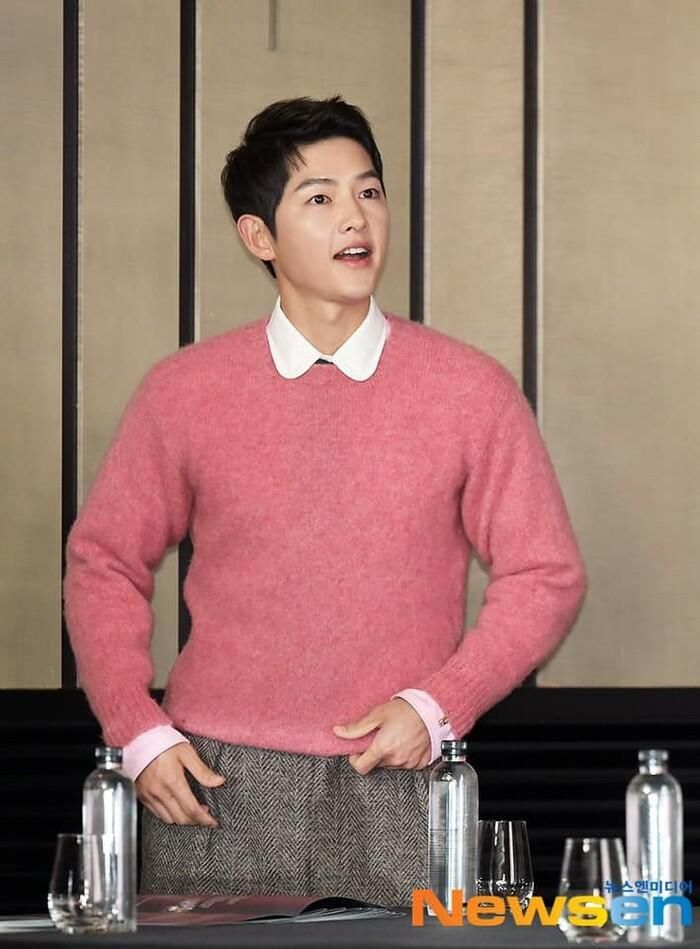 Song Hye Kyo và 'người đàn ông đặc biệt' 22 năm, Song Joong Ki dẫn tình mới ra mắt gia đình - Hình 5