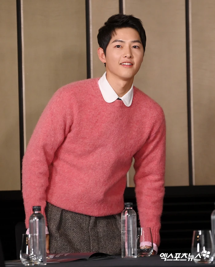 Song Joong Ki mất điểm trầm trọng vì phạm phải 1 điều tối kỵ, còn hành động gây sốc với kẻ thù! - Hình 2