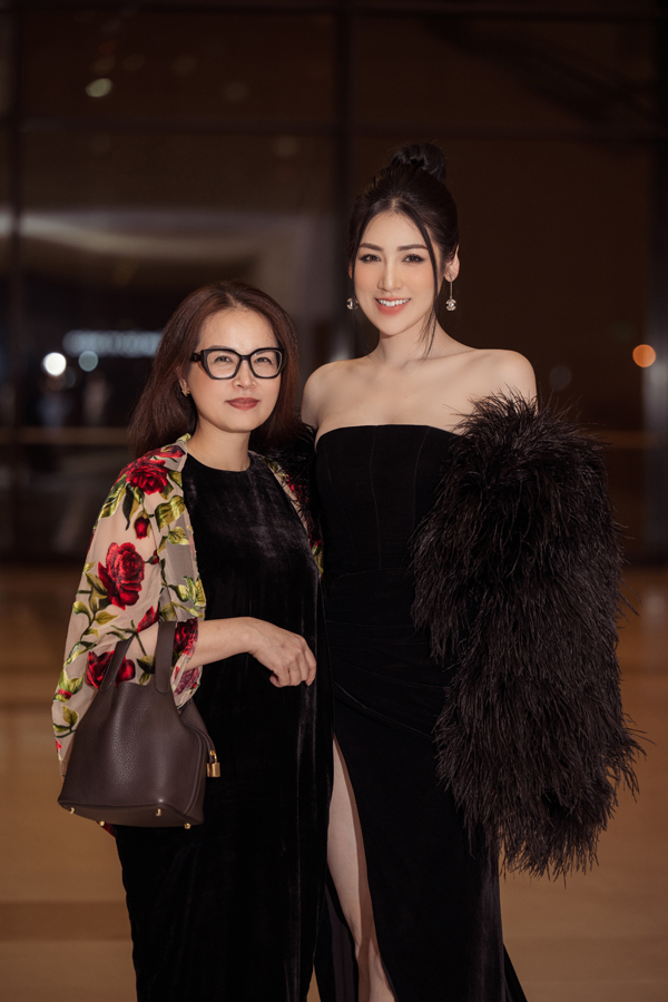 Á hậu Tú Anh: Tiểu thư nhà giàu tạm gác sự nghiệp lấy chồng thiếu gia, cuộc sống hôn nhân gây choáng - Hình 22