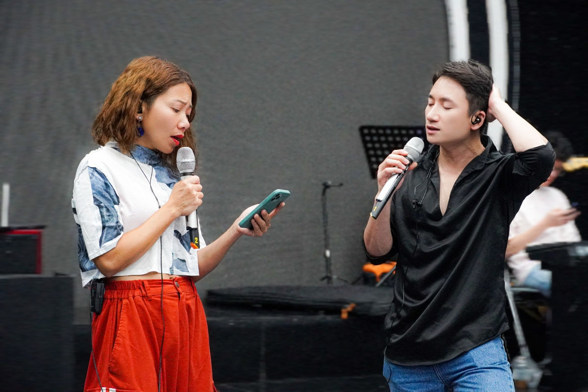 Hà Trần Phượng Hoàng Lửa: Từ giọng hát mỏng đến diva hàng đầu và 2 vướng ồn ào vạ miệng - Hình 9
