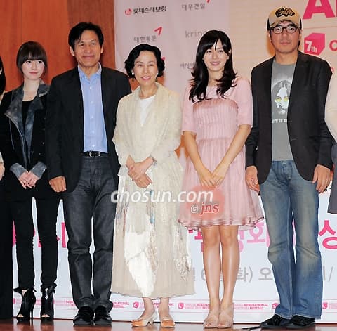Son Ye Jin - Goo Hye Sun bị lộ khoảnh khắc chung khung hình, cùng liên quan đến Lee Min Ho - Hình 1